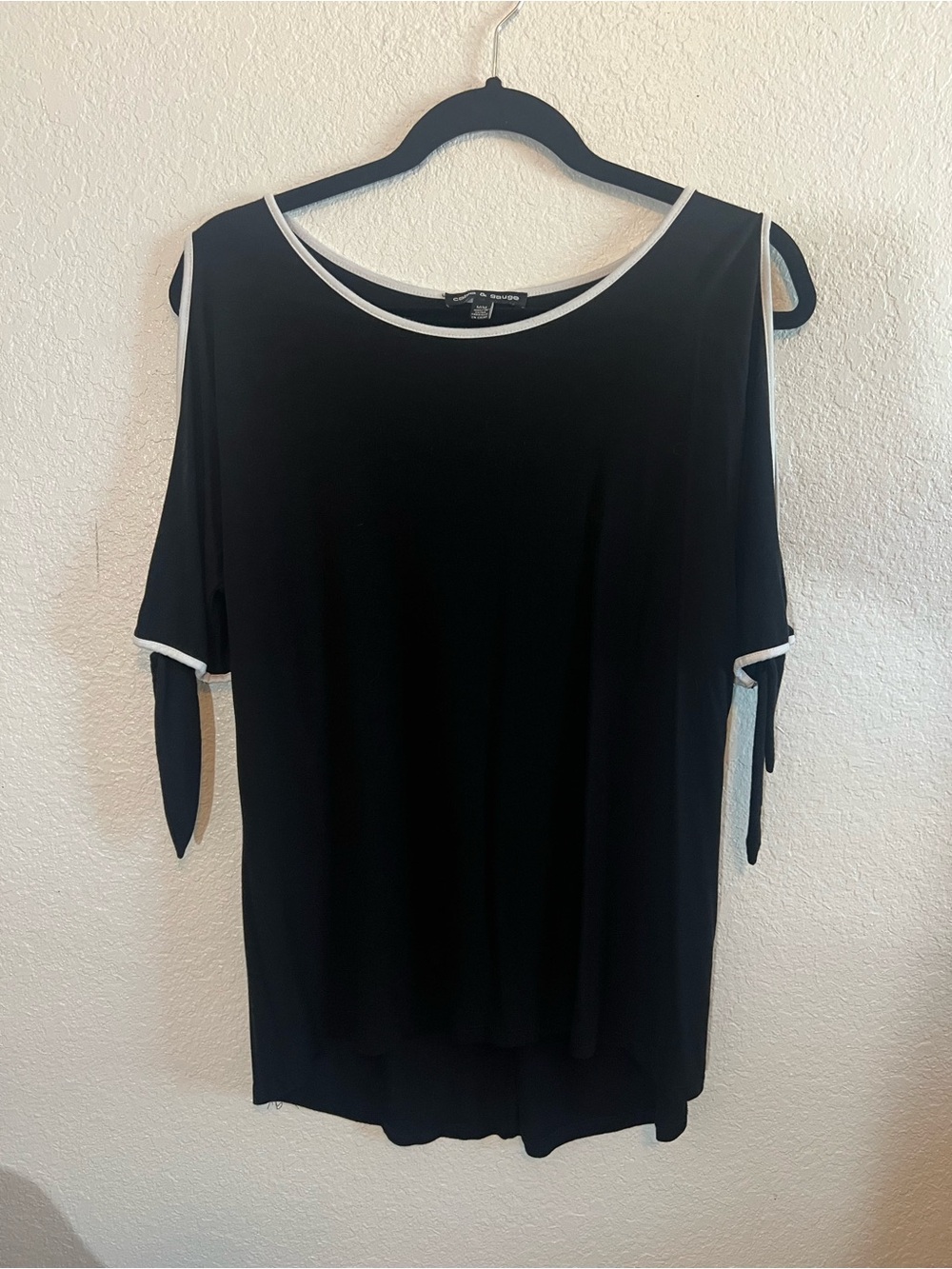 Cable & Gauge Black Cold-Shoulder Tie Sleeve Top with White Trim